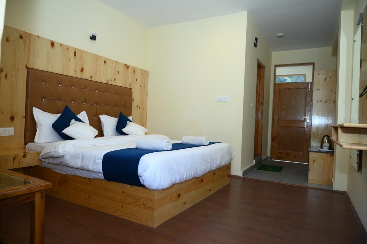 Nav Nabh Manali suite interior